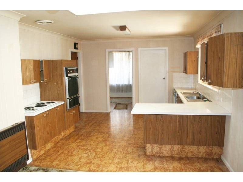 19 Benelong Place, Orange NSW 2800