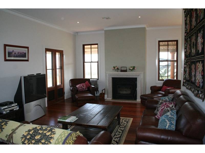 - Kangaroobie Lane, Orange NSW 2800