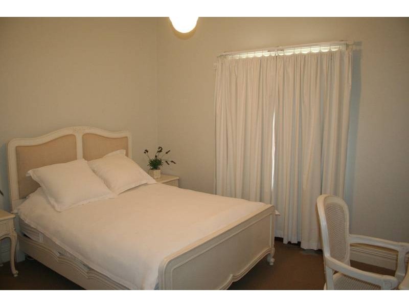 - Kangaroobie Lane, Orange NSW 2800