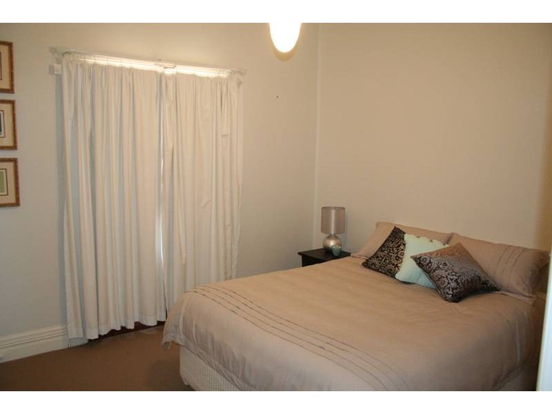 - Kangaroobie Lane, Orange NSW 2800