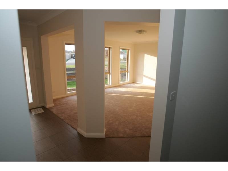 6 Stewart Close, Orange NSW 2800