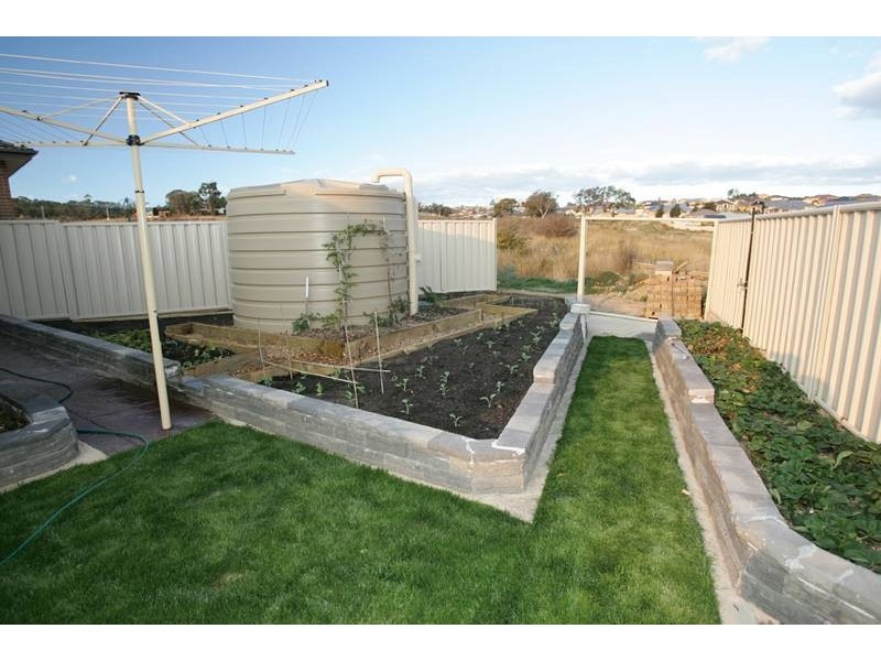 6 Stewart Close, Orange NSW 2800