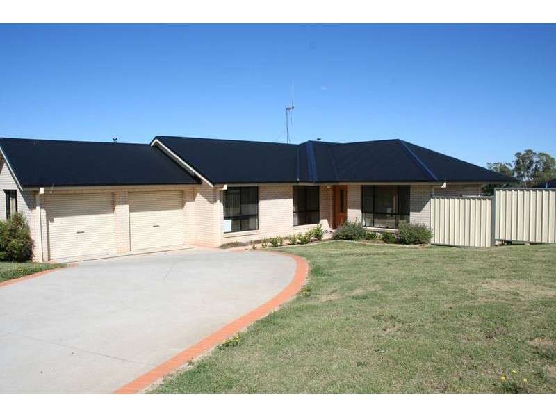 27 Holman Way, Orange NSW 2800