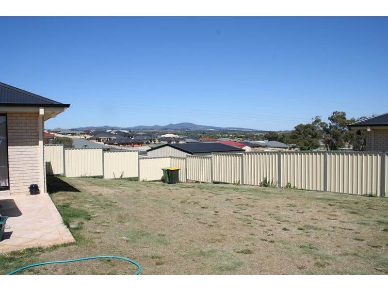 27 Holman Way, Orange NSW 2800