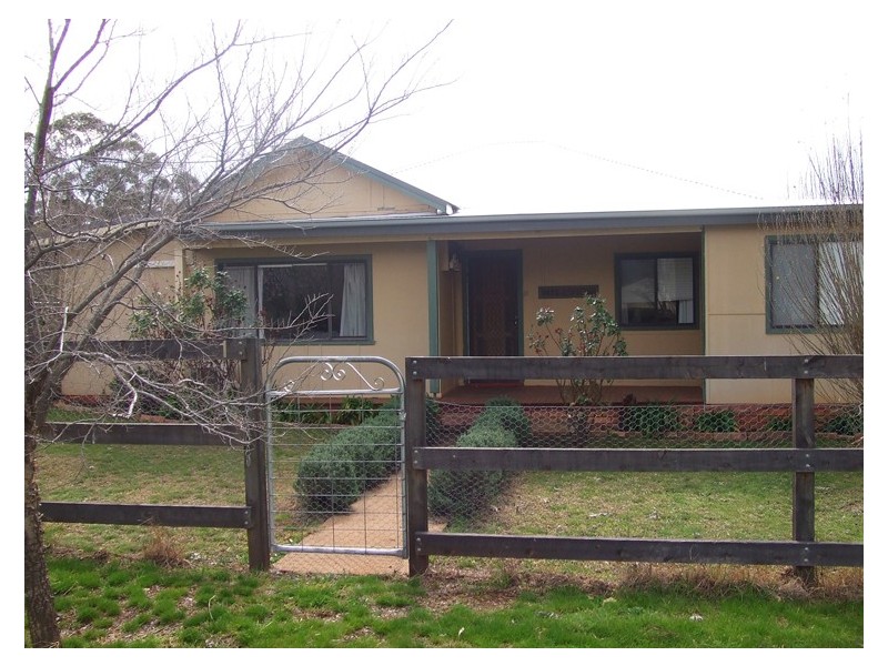 1 Whitton Street, Manildra NSW 2865