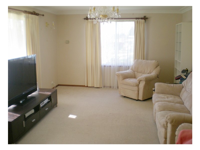 2 Endeavour Avenue, Orange NSW 2800