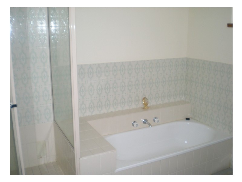 2 Endeavour Avenue, Orange NSW 2800