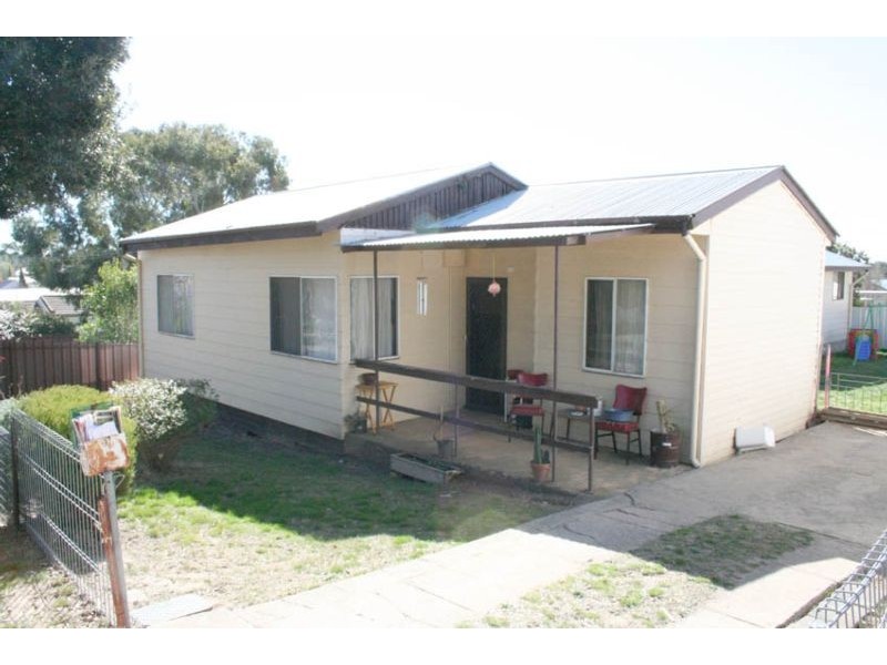 49 Churchill Avenue, Orange NSW 2800