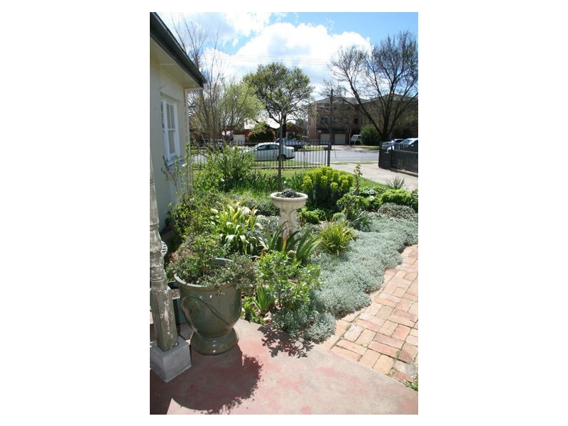 8 Torpy Street, Orange NSW 2800