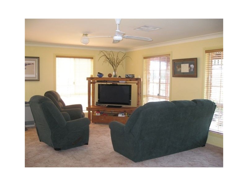 13 Shannon Street, Molong NSW 2866