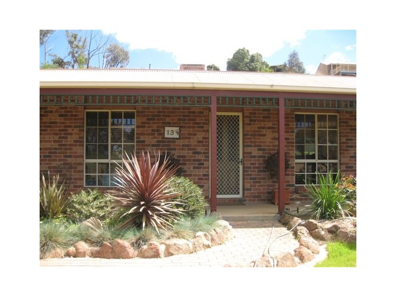 13 Shannon Street, Molong NSW 2866