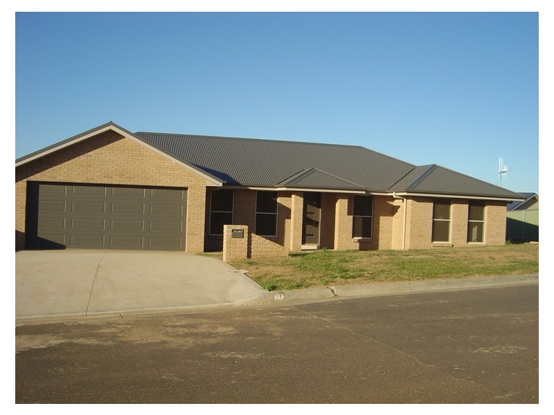 9 McCarron, Orange NSW 2800
