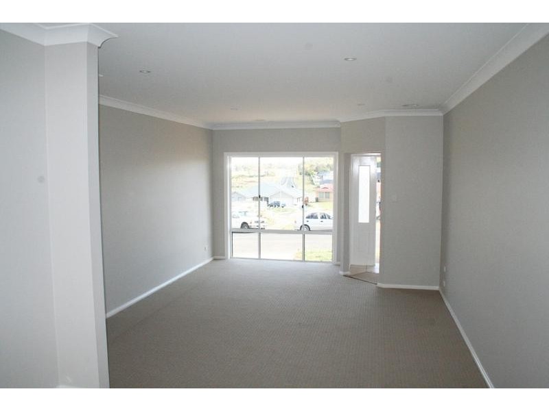 1B Maroney Close, Orange NSW 2800