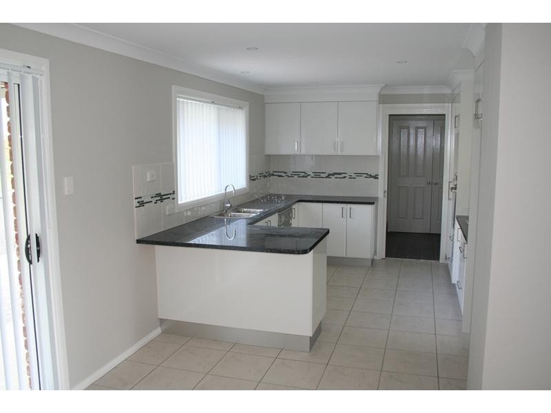1B Maroney Close, Orange NSW 2800
