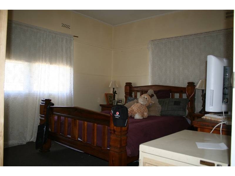 8 Wattle Avenue, Orange NSW 2800