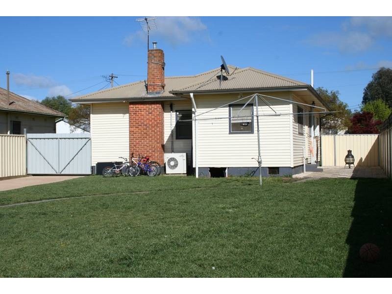 8 Wattle Avenue, Orange NSW 2800