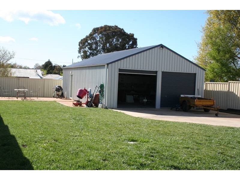 8 Wattle Avenue, Orange NSW 2800