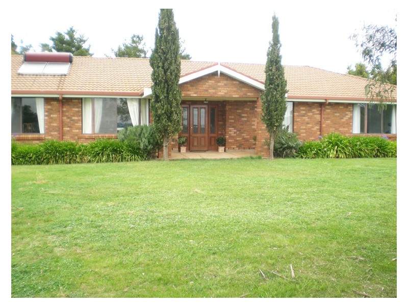 213 East Guyong Road, Orange NSW 2800