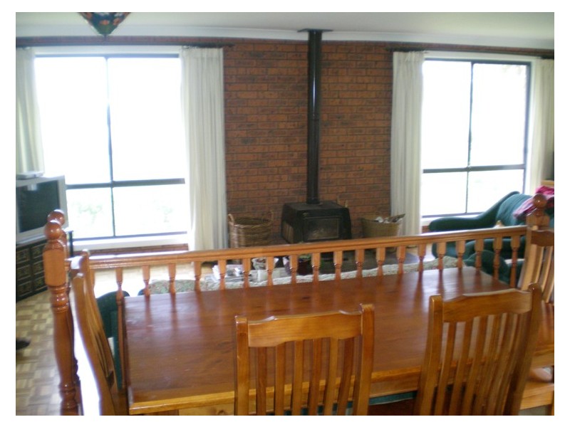 213 East Guyong Road, Orange NSW 2800