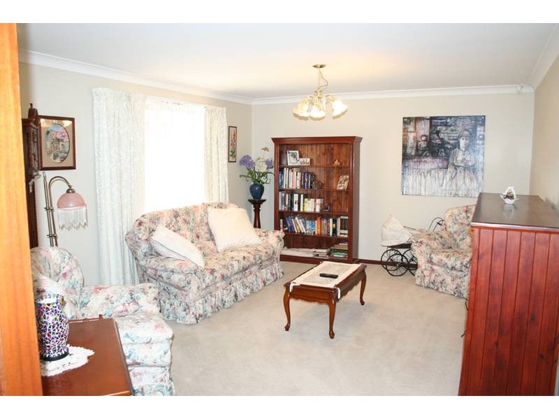 7 Tudor Place, Orange NSW 2800