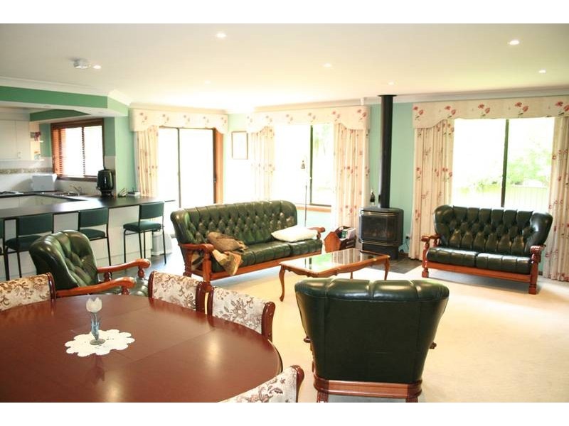 7 Tudor Place, Orange NSW 2800