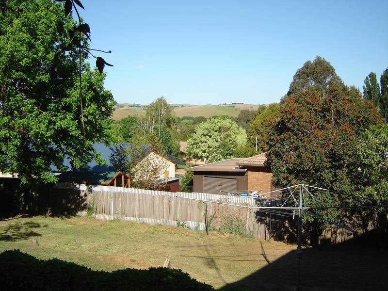 20 Medway Street, Blayney NSW 2799