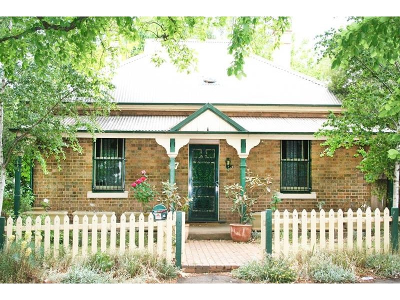 7 Clinton Street, Orange NSW 2800