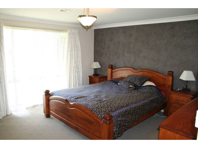 10 Pasadena Place, Orange NSW 2800