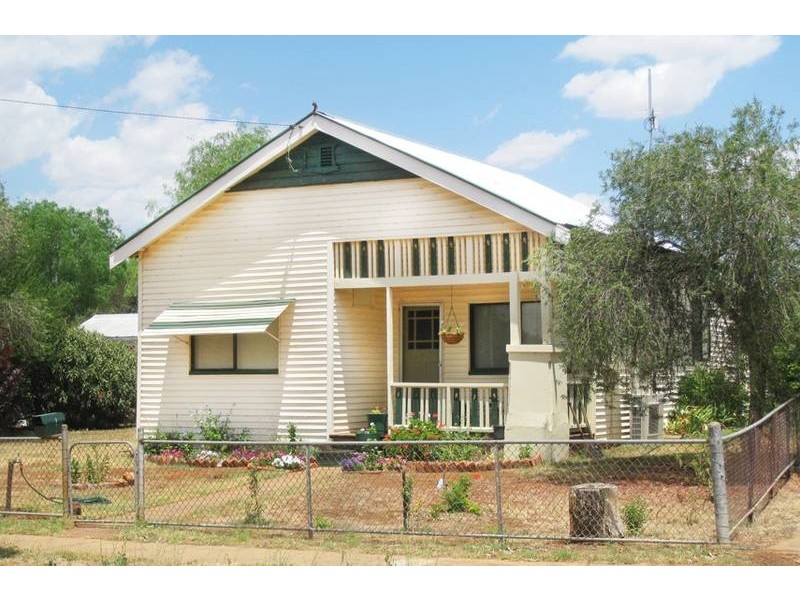 5 Lachlan Street, Yeoval NSW 2868