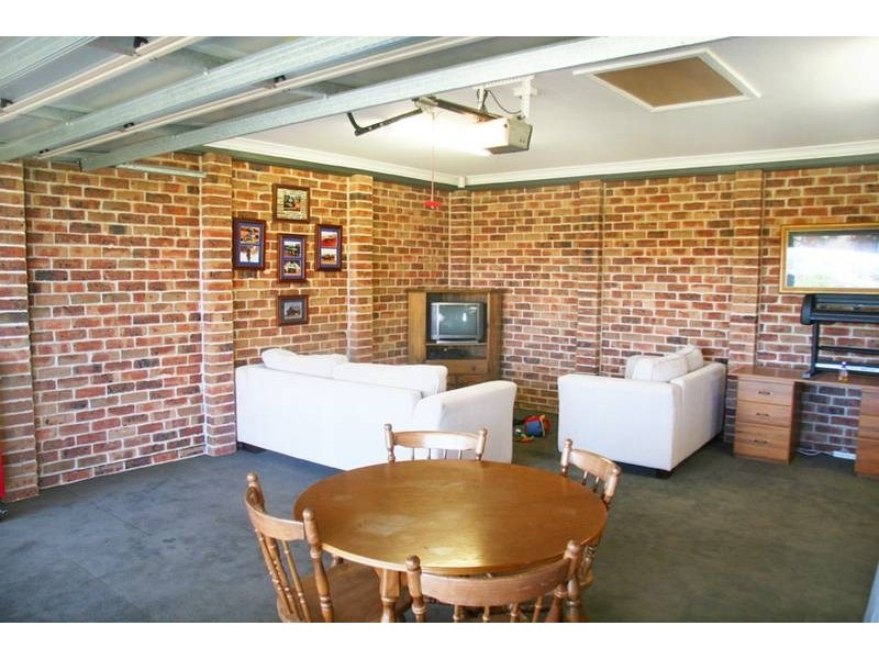9 Collins Way, Orange NSW 2800