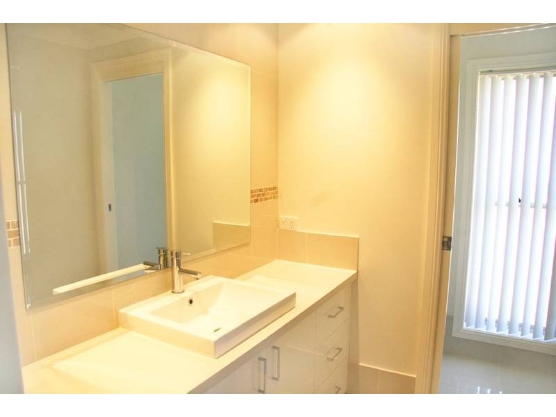 9 Collins Way, Orange NSW 2800