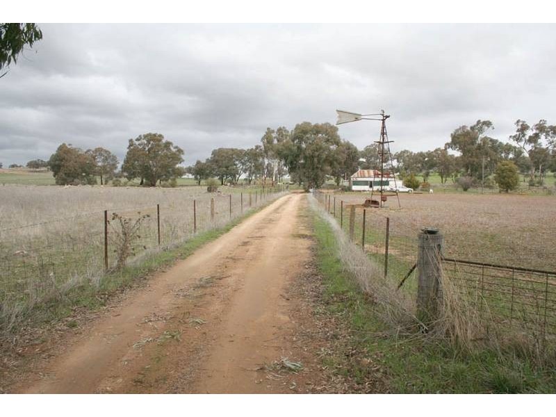 42 Orange Road, Manildra NSW 2865