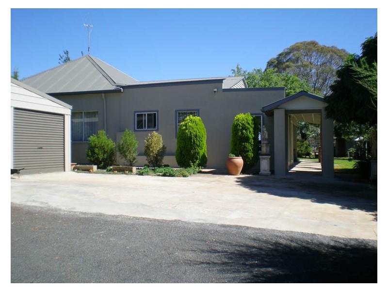 274 Leeds Parade, Orange NSW 2800