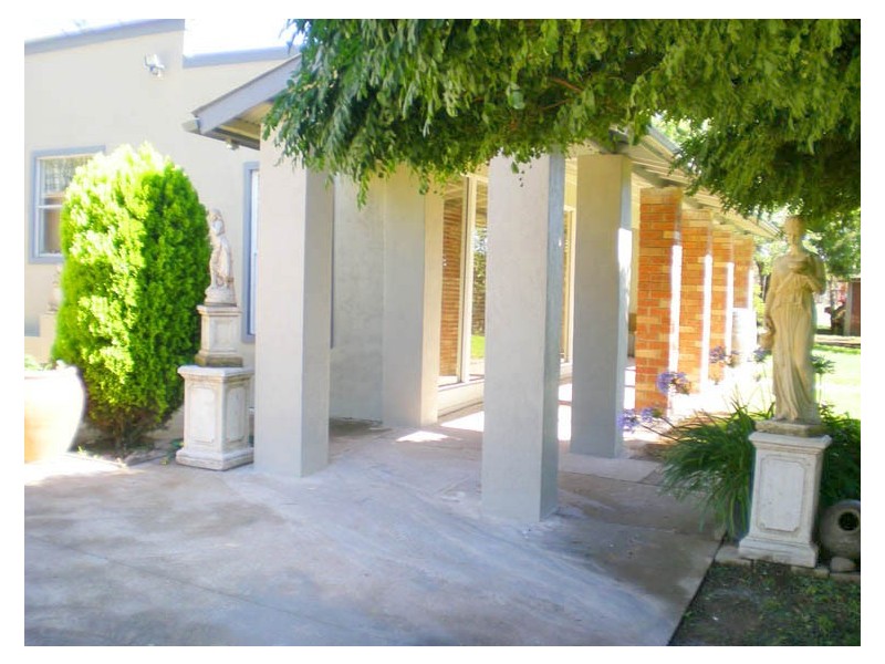 274 Leeds Parade, Orange NSW 2800