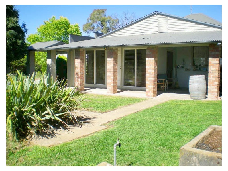 274 Leeds Parade, Orange NSW 2800