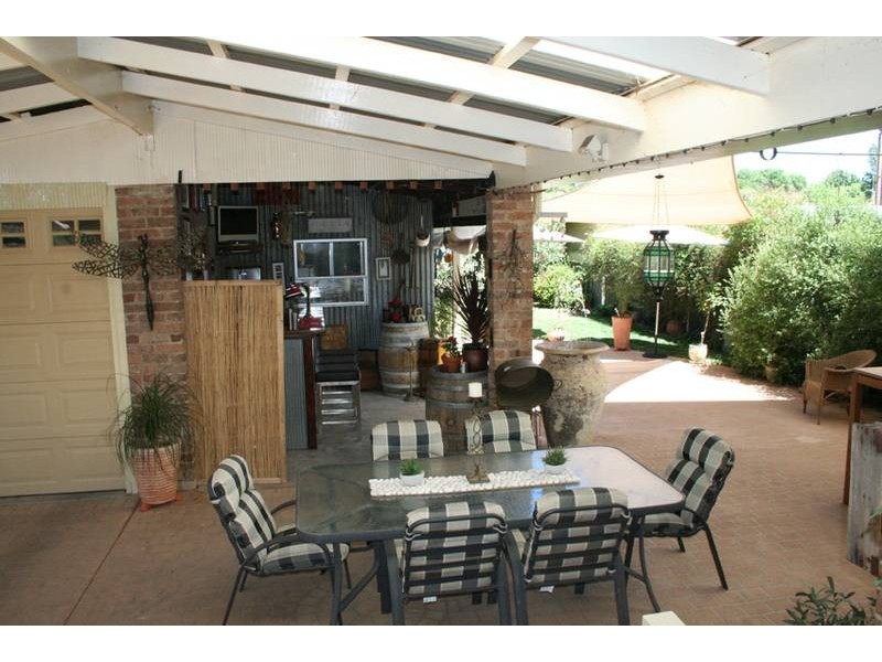123 Lords Place, Orange NSW 2800