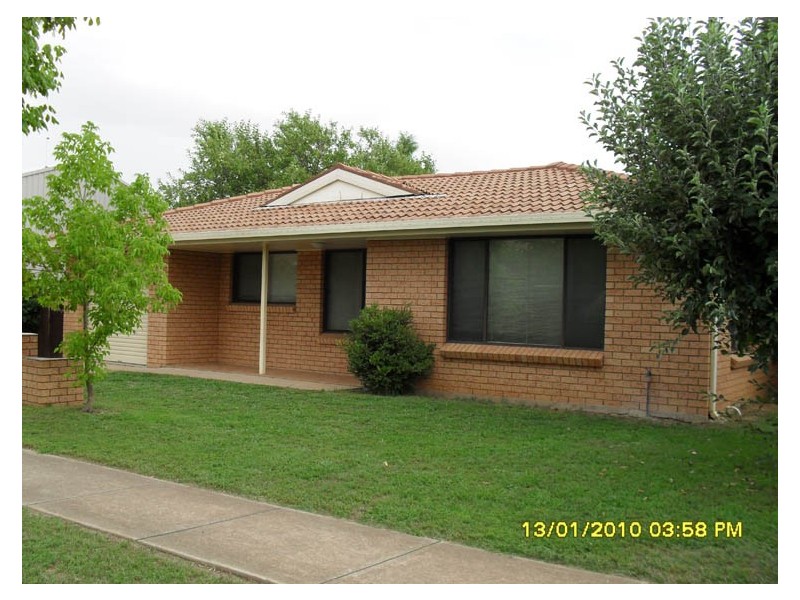 2/1 Pitta Pitta Place, Orange NSW 2800