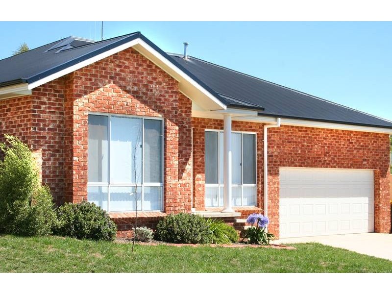 1B Maroney Close, Orange NSW 2800