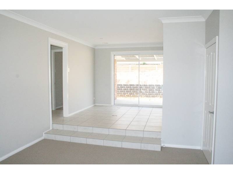 1B Maroney Close, Orange NSW 2800