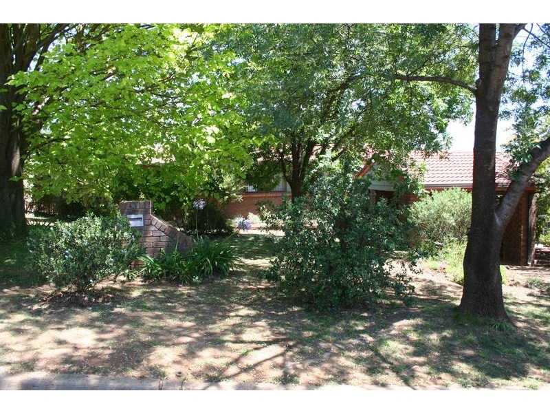 14 Noonameena Drive, Orange NSW 2800