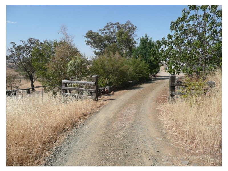2405 Mitchell Highway, Molong NSW 2866