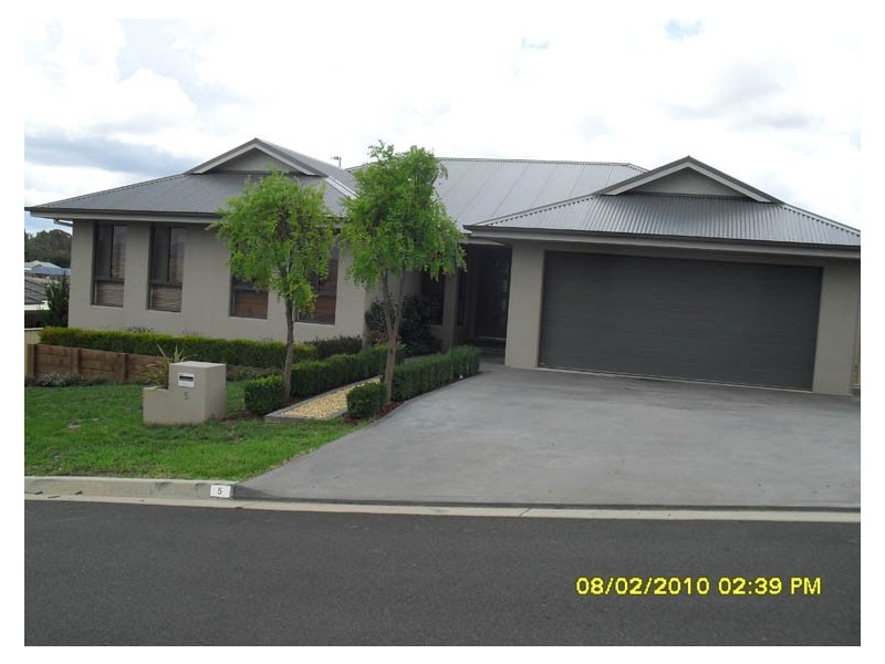 5 Whitney Place, Orange NSW 2800