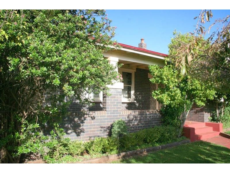 94 Sampson Street, Orange NSW 2800