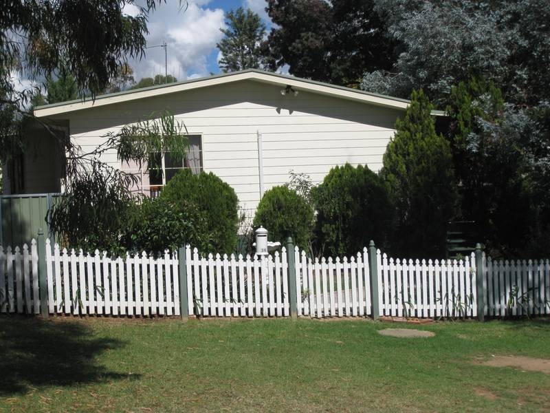 36 Lee Street, Molong NSW 2866