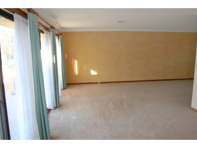14 Pasadena Place, Orange NSW 2800
