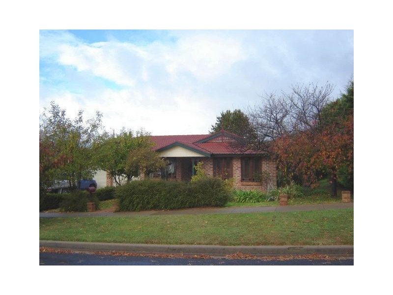 25 Polona Street, Blayney NSW 2799