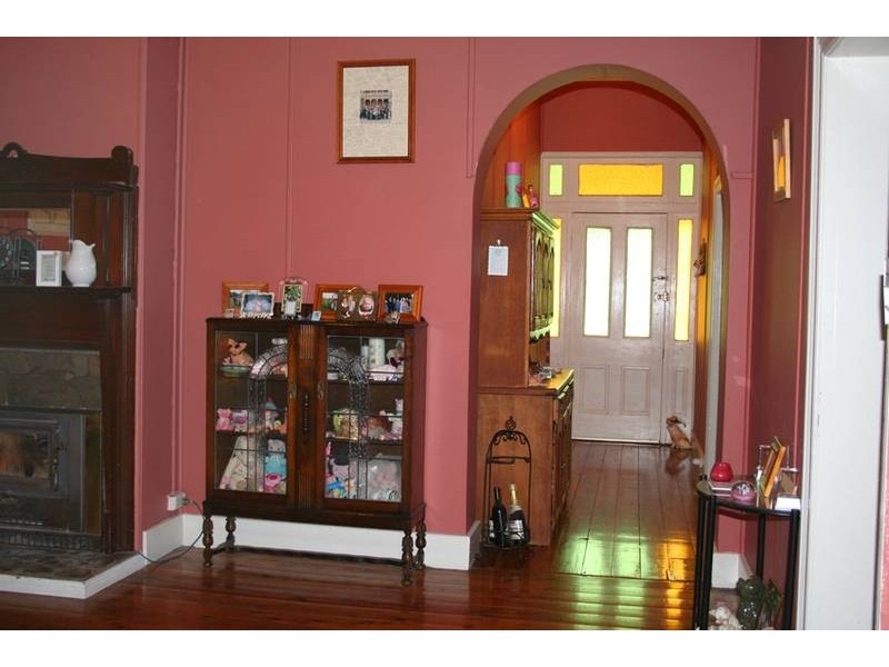 16 Derowie Street, Manildra NSW 2865