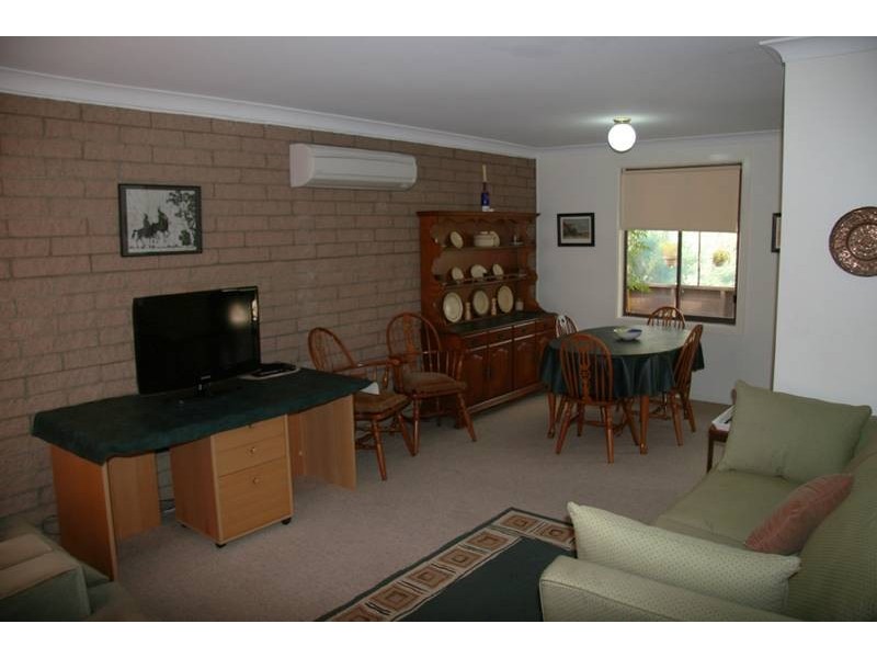 99 Burrendong Way, Orange NSW 2800