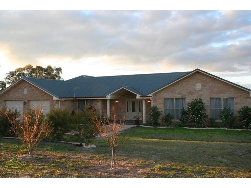 158 Darcy Brown Place, Orange NSW 2800