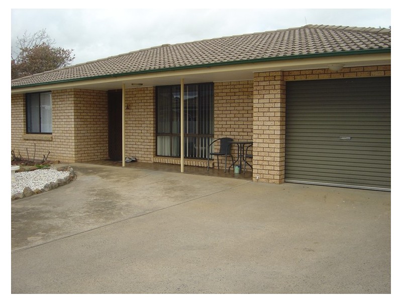 2/234 March Street, Orange NSW 2800